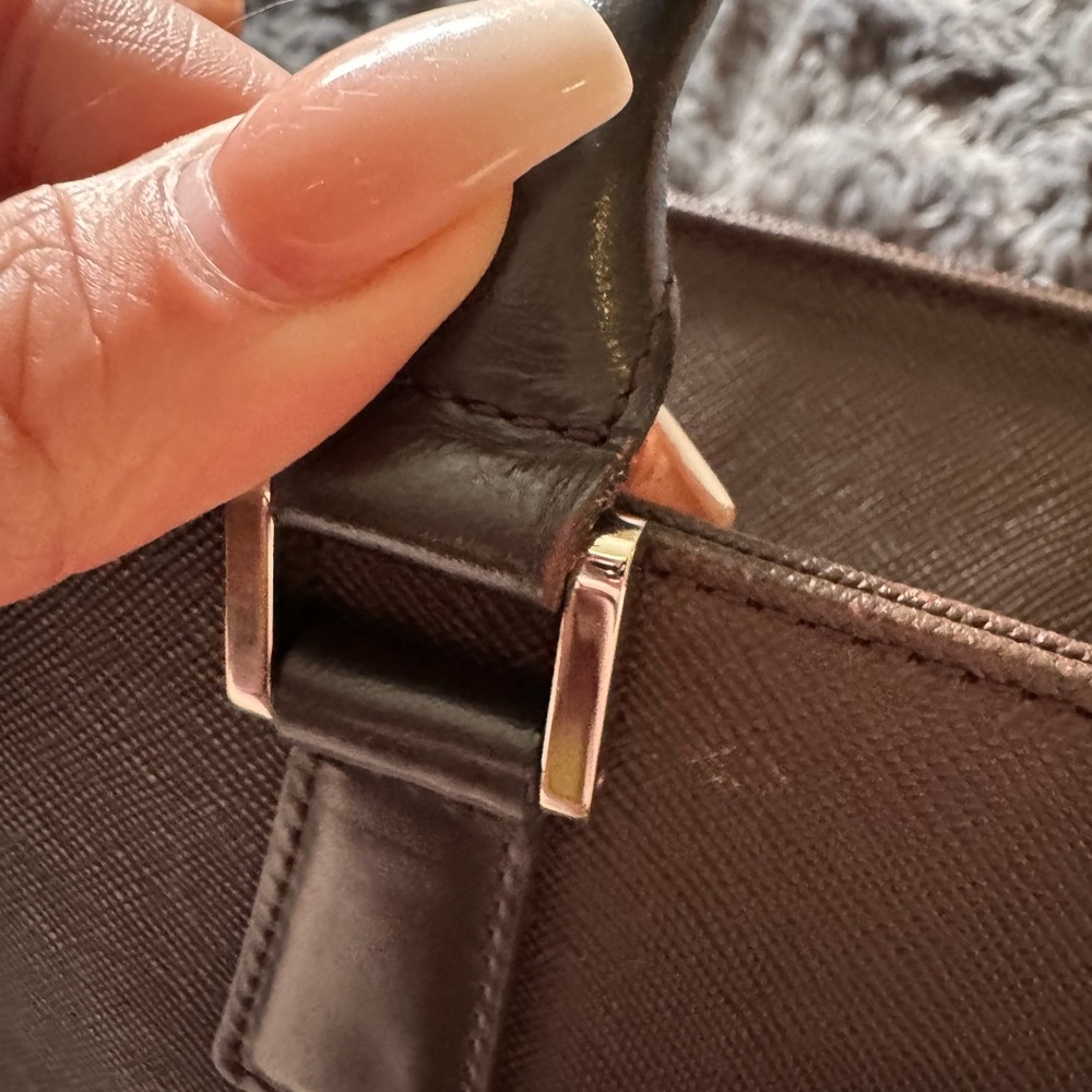 Burberry Brown Leather Tote with Structured Design - Picture 8 of 11